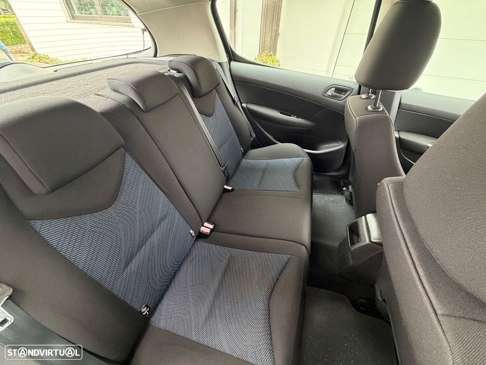 Peugeot 308 1.6 HDi Executive - 16