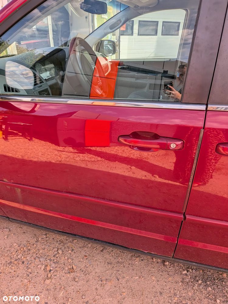 Chrysler Town & Country - 4