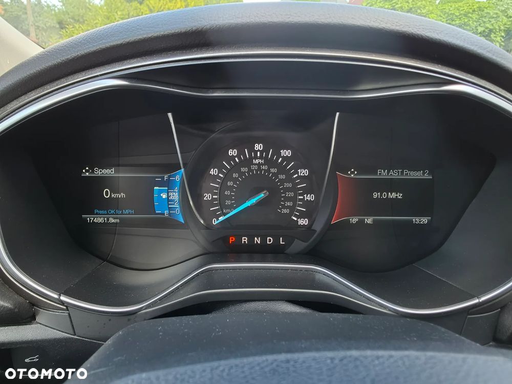 Ford Fusion - 12