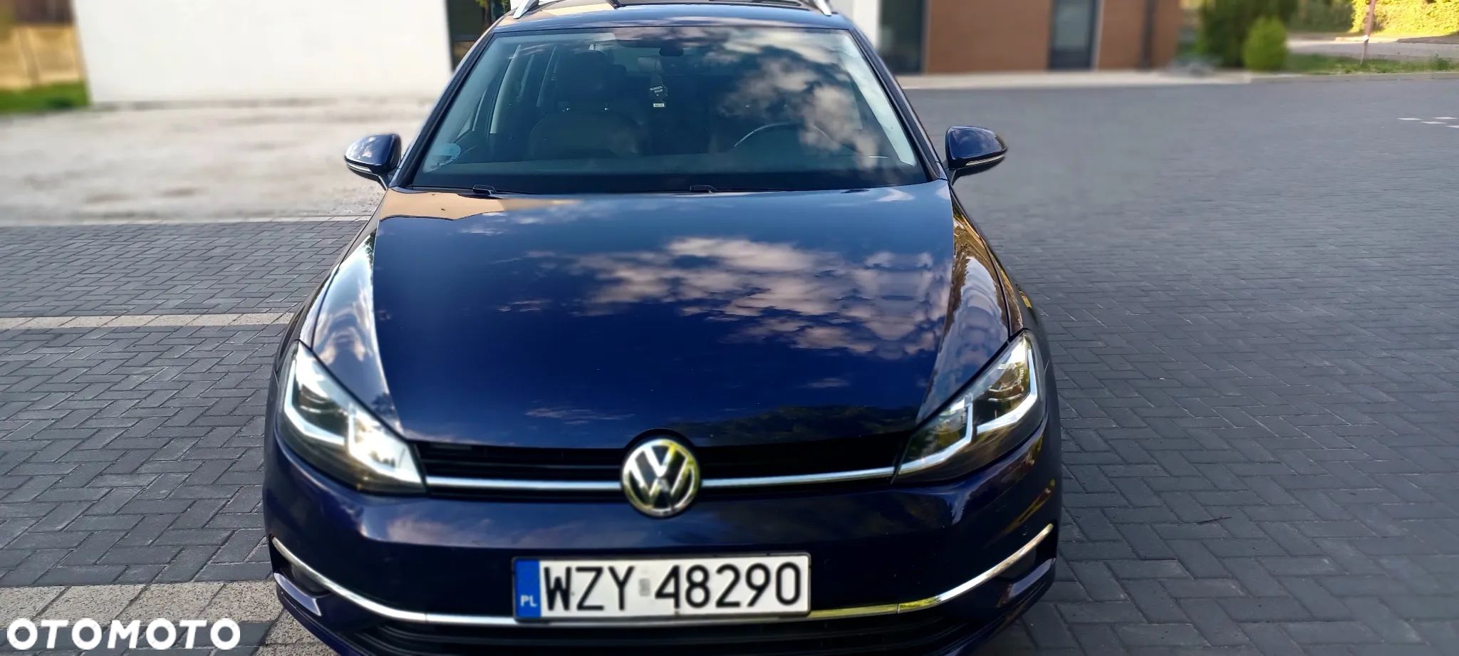 Volkswagen Golf - 1