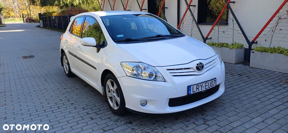 Toyota Auris 2011 photo 4