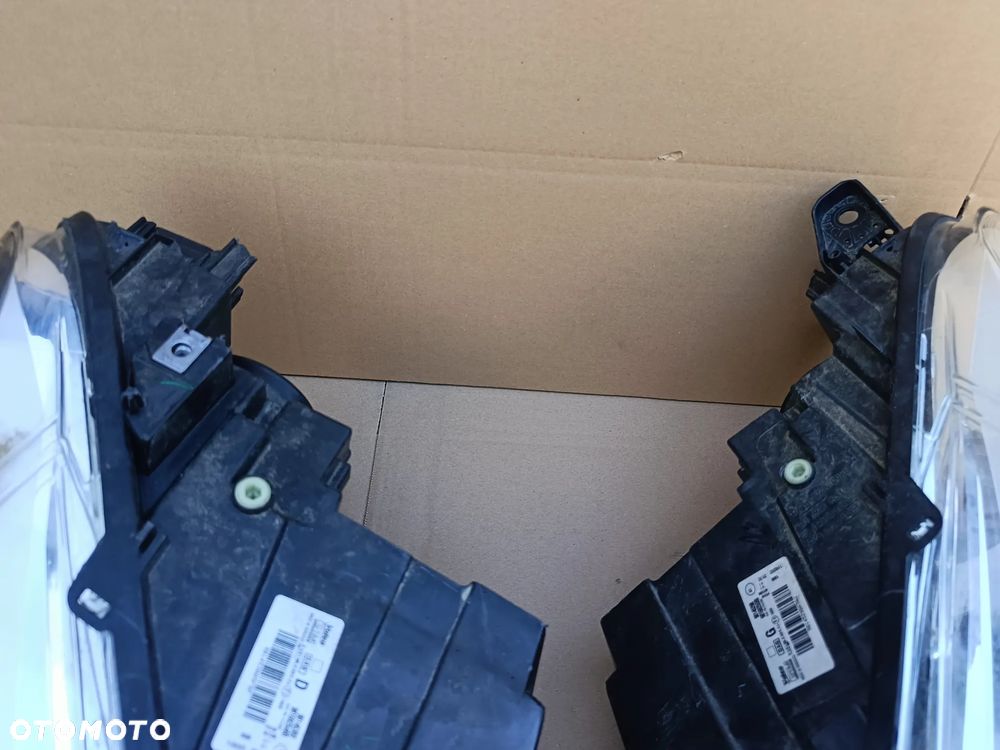 Lampa przednia prawa lewa Opel Combo E oryg - 3