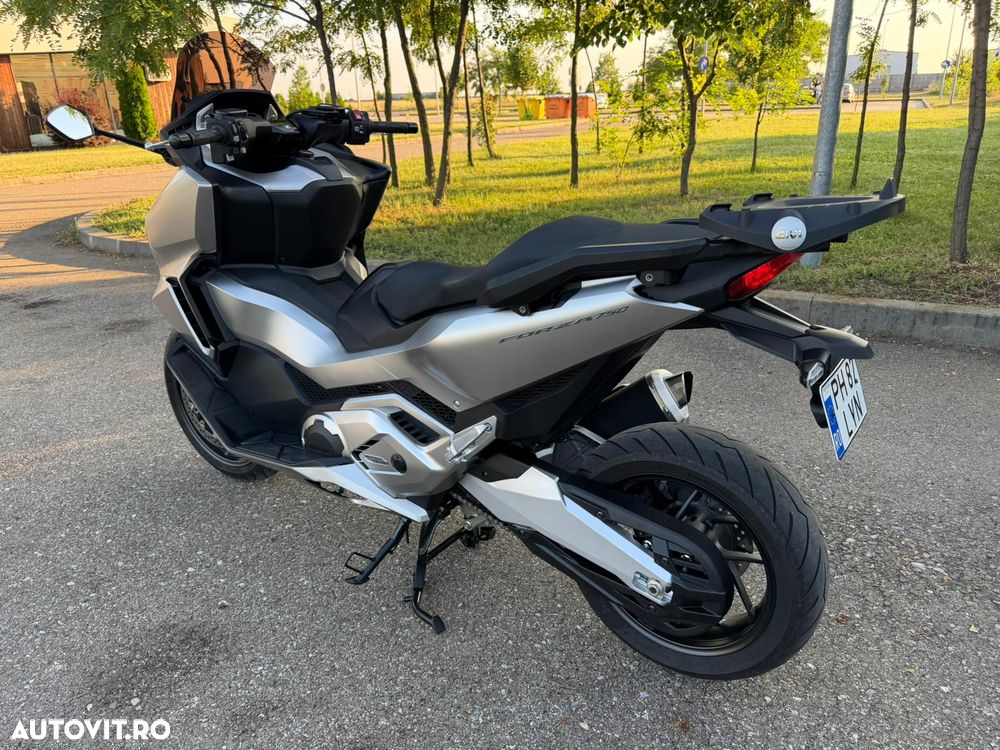 Honda Forza 750 - 3