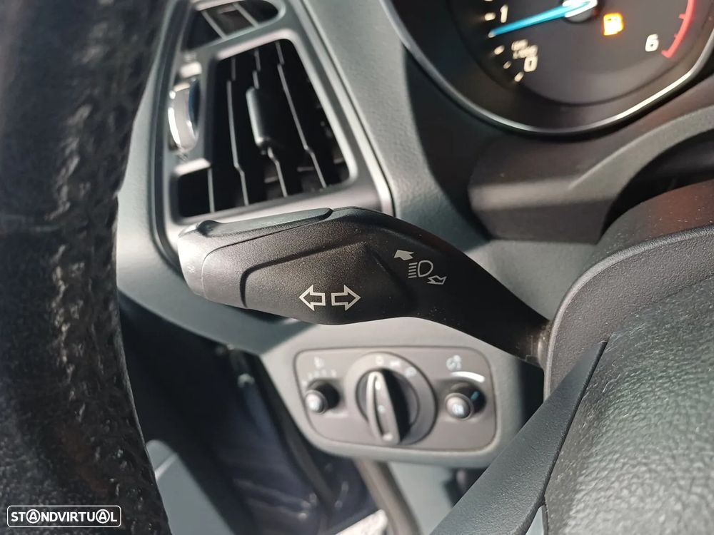 Ford C-Max 1.6 TDCi S&S Titanium - 20