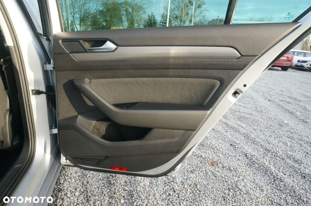 Volkswagen Passat 2.0 TDI EVO Essence - 29