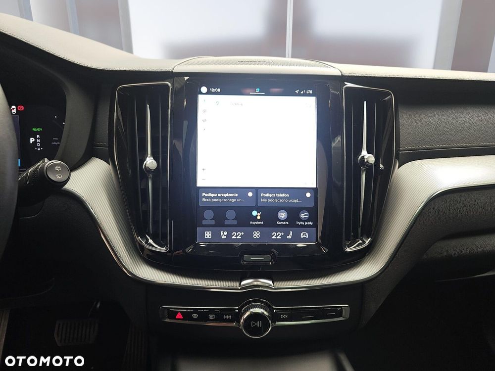 Volvo XC 60 T8 Plug-In Hybrid AWD Ultimate Dark - 19