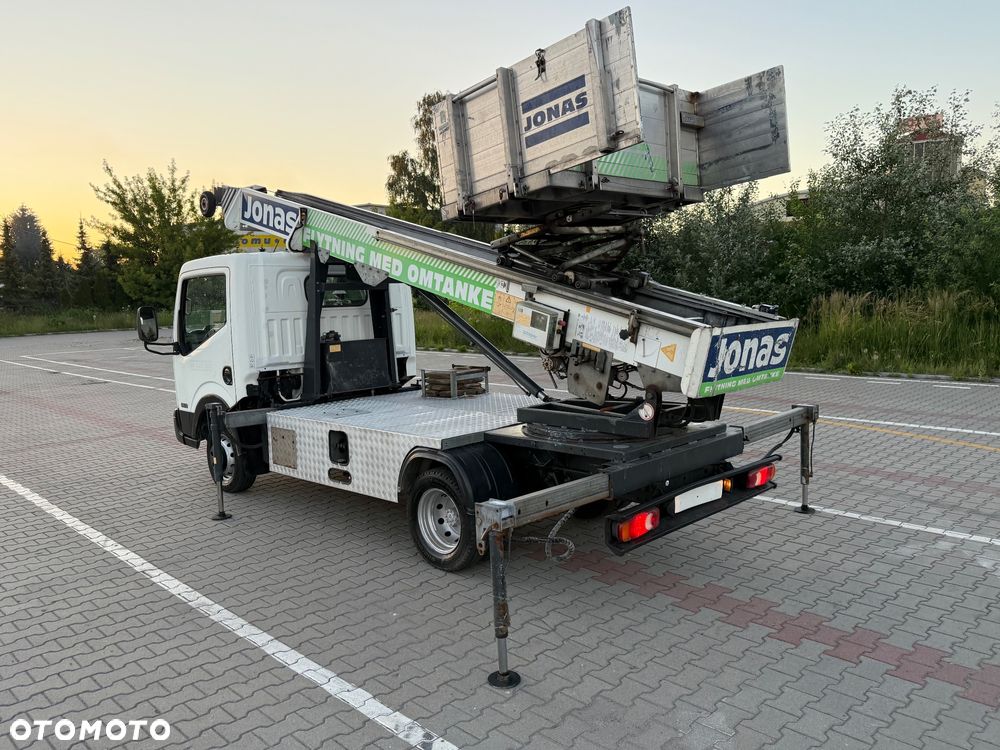 Nissan CABSTAR  2.5  DRABINA - PODAJNIK BOCKER DEKARSKO - MEBLOWY  WYSOKOŚĆ 26 M - 40
