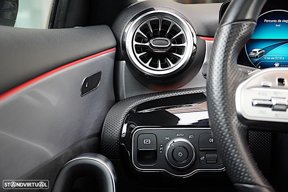 Mercedes-Benz A 250 e AMG Line - 34