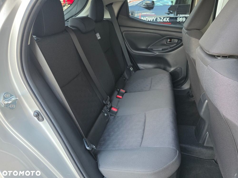 Toyota Yaris Hybrid 1.5 Style - 19