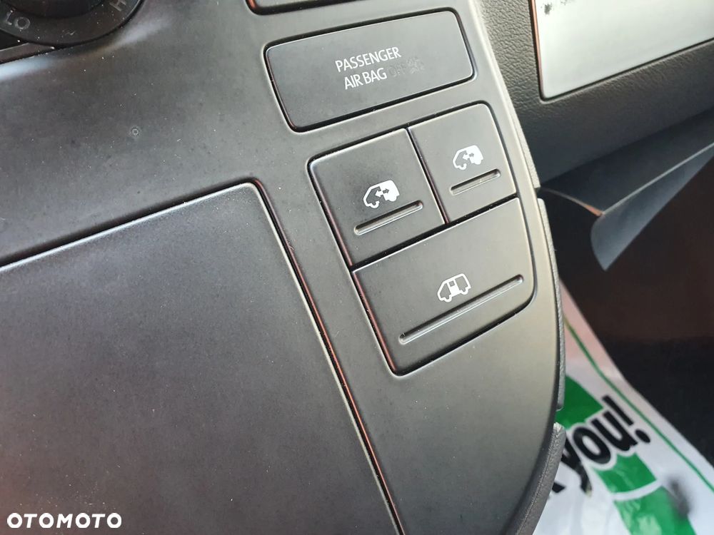 Volkswagen Multivan - 21