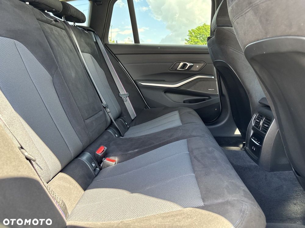 BMW Seria 3 320d xDrive mHEV M Sport - 24