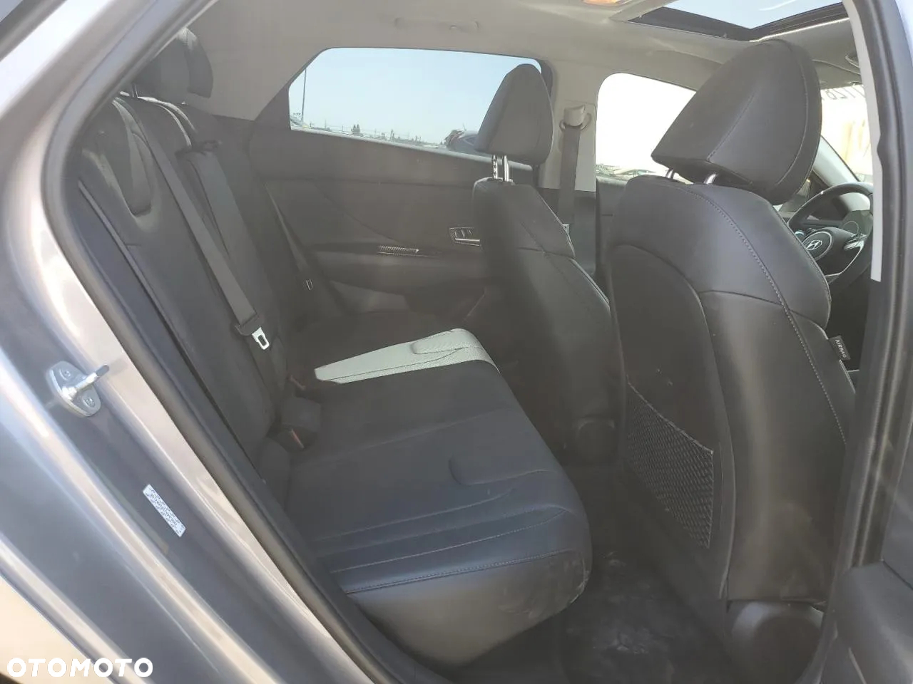 Hyundai Elantra - 8