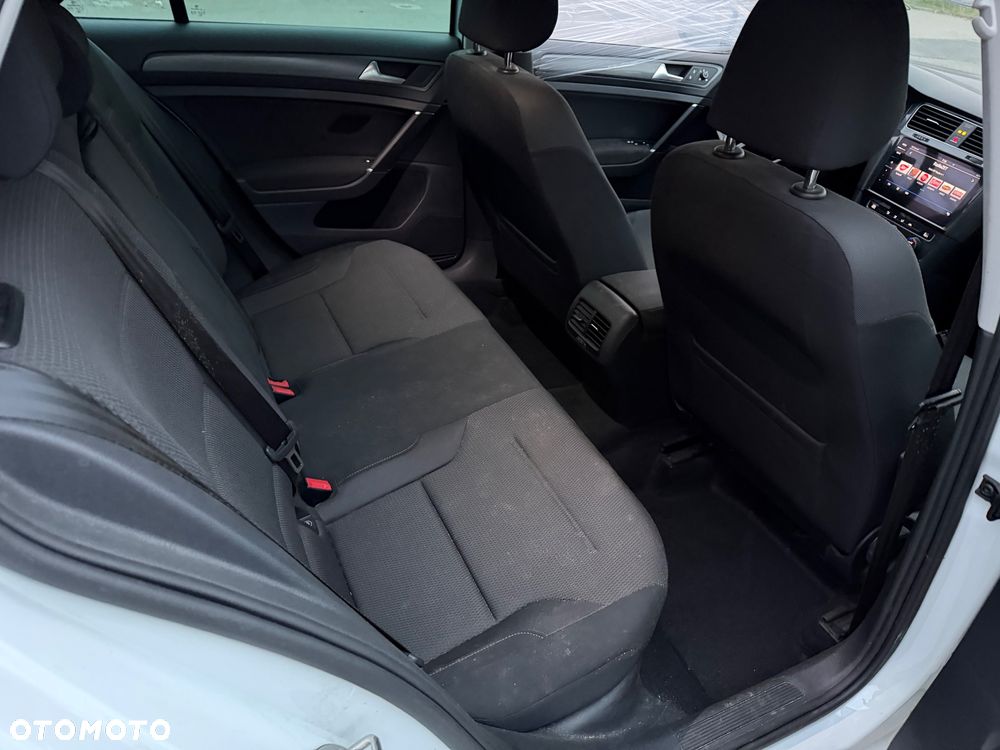 Volkswagen Golf e-Golf - 29