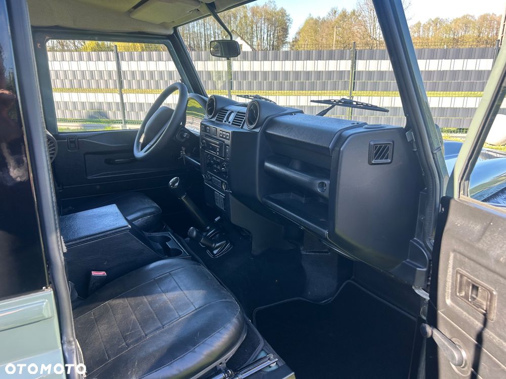 Land Rover Defender - 9