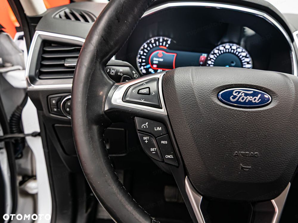 Ford S-Max - 13