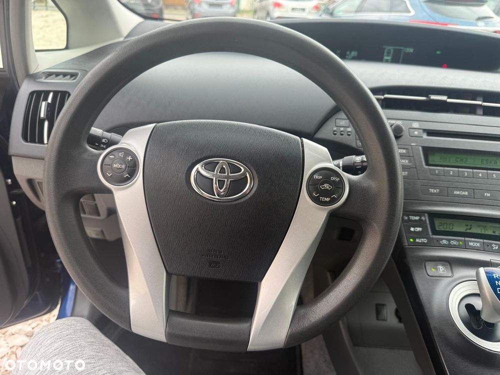 Toyota Prius Plug-in 1.8 HSD Sol - 11