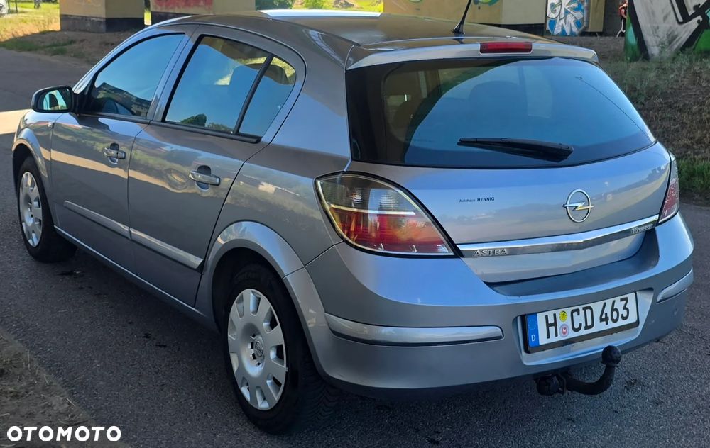 Opel Astra 1.4 150 Jahre - 8