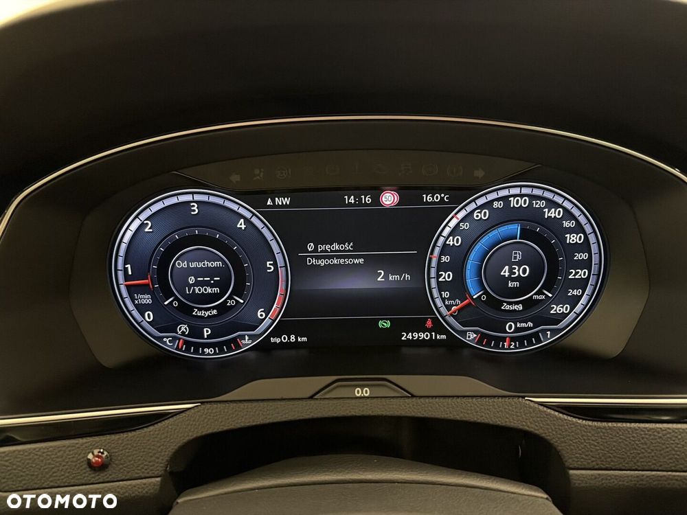 Volkswagen Passat - 16