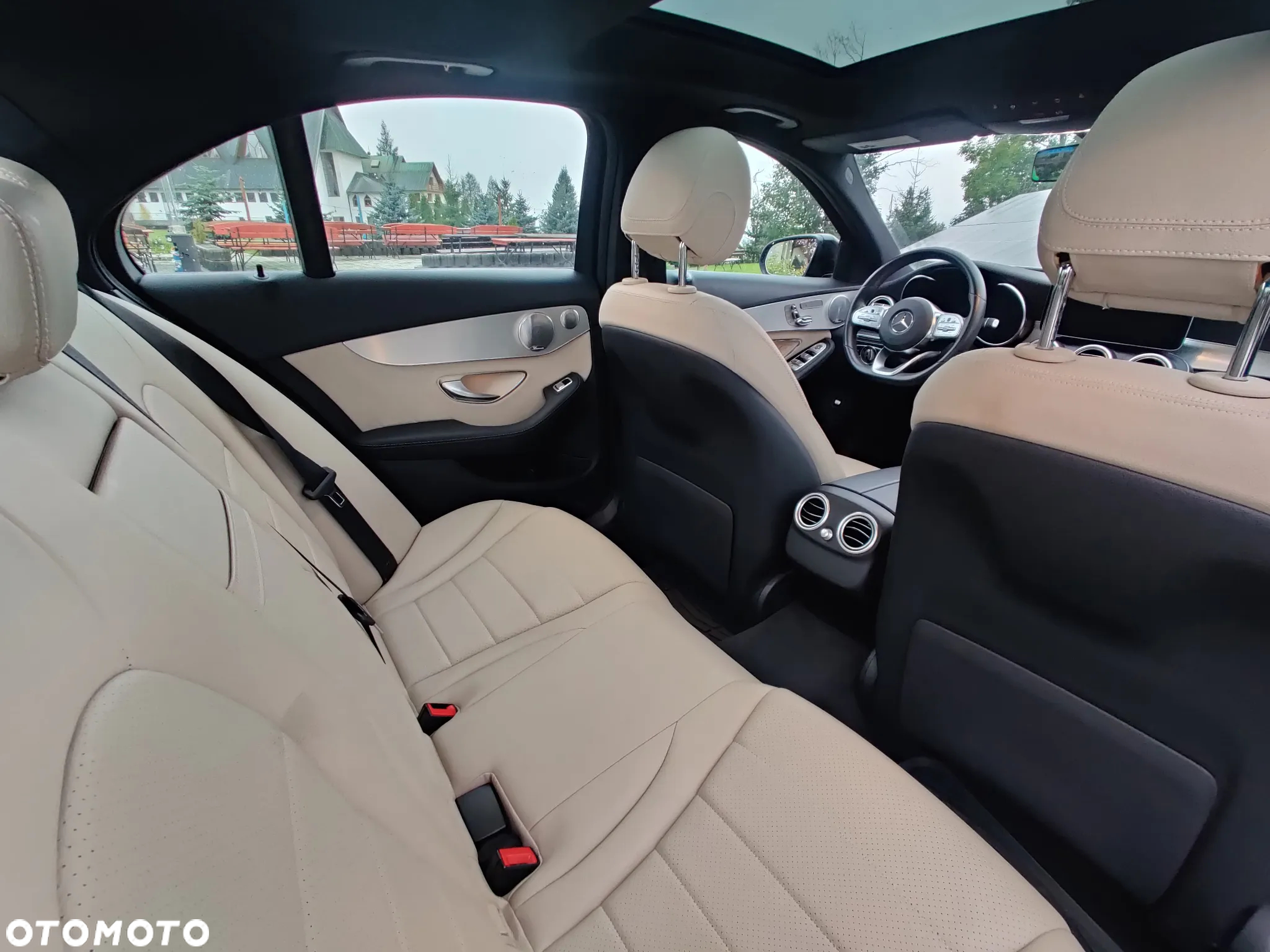 Mercedes-Benz Klasa C 300 4Matic 9G-TRONIC AMG Line - 13