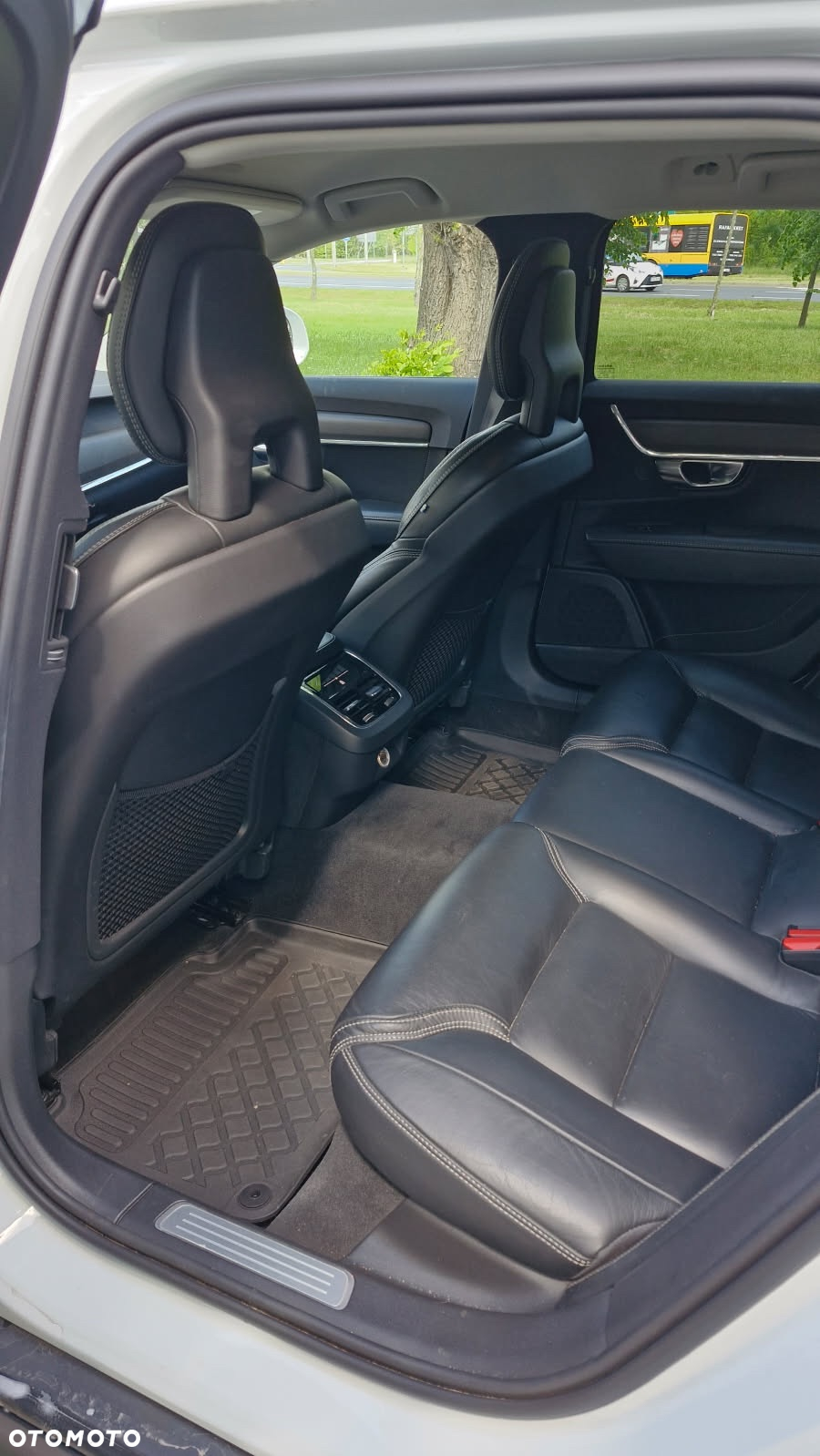 Volvo V90 Cross Country D5 AWD Pro - 4