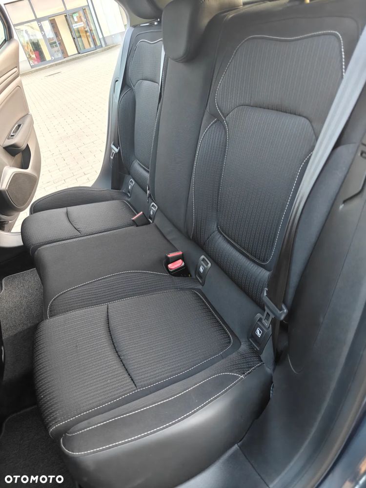 Renault Megane TCe 140 GPF EDC BUSINESS EDITION - 23