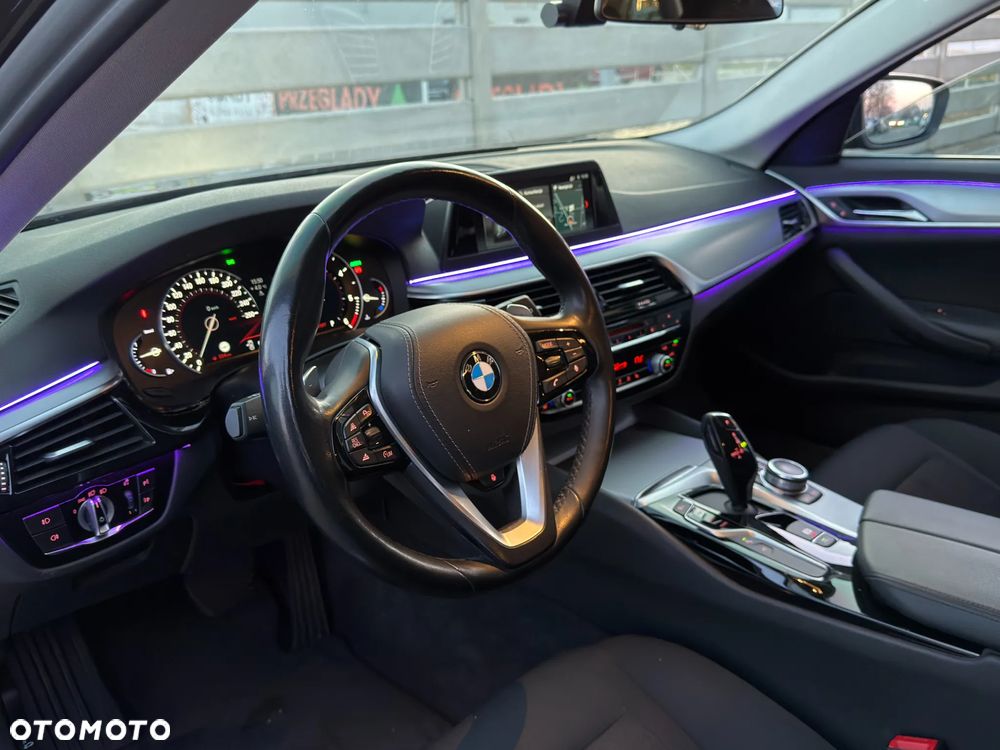 BMW Seria 5 520d - 8