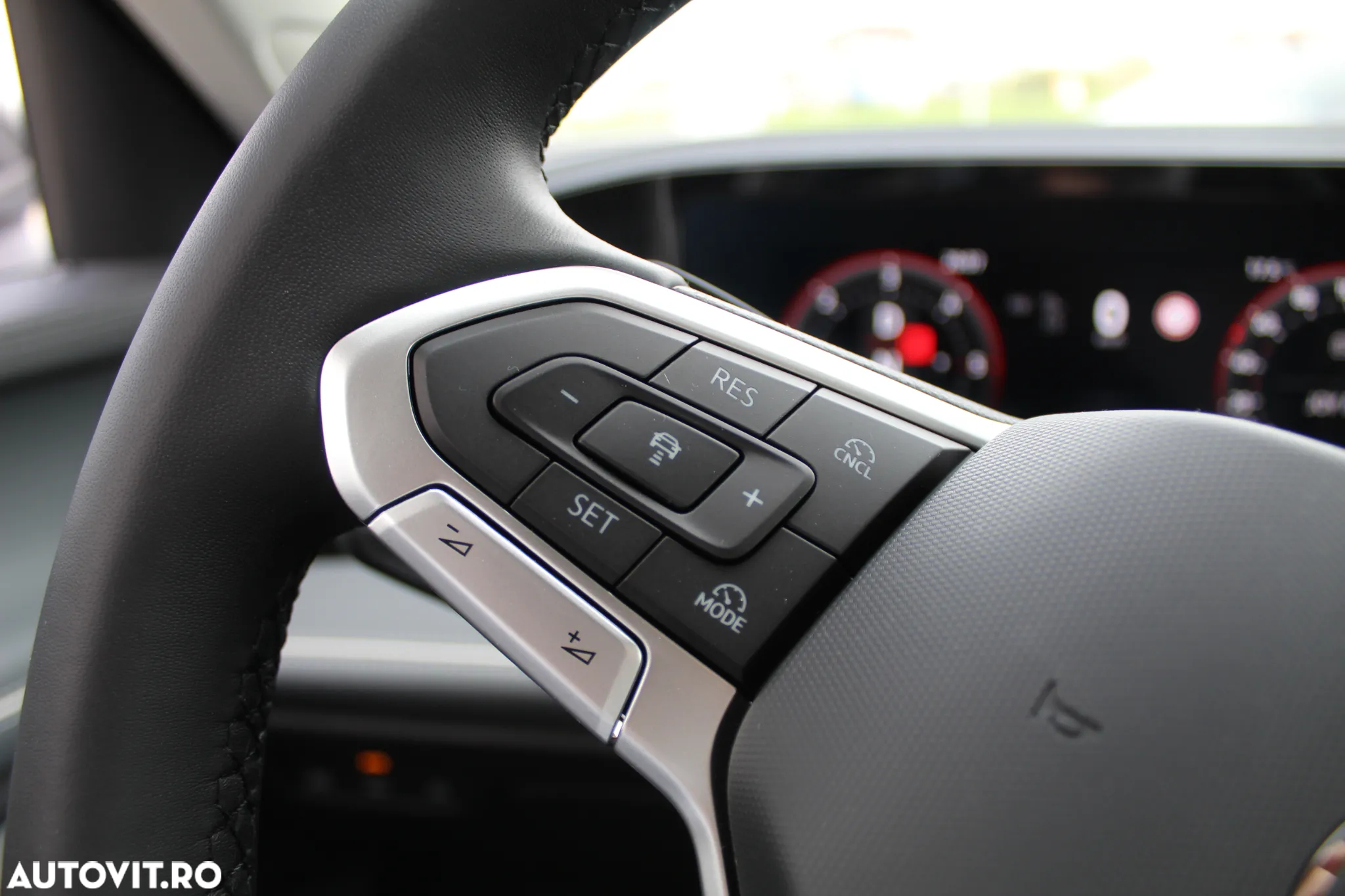 Volkswagen Passat Variant 2.0 TDI SCR DSG Business - 30