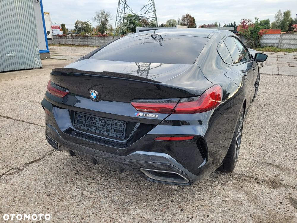 BMW Seria 8 M850i xDrive - 25