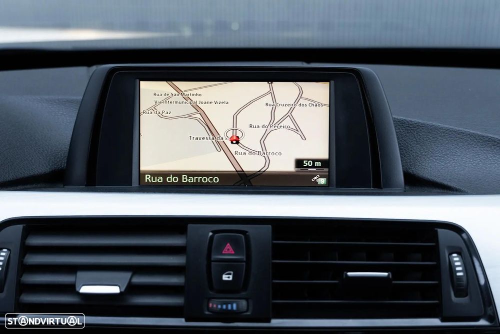 BMW 318 d Auto Line Sport - 14