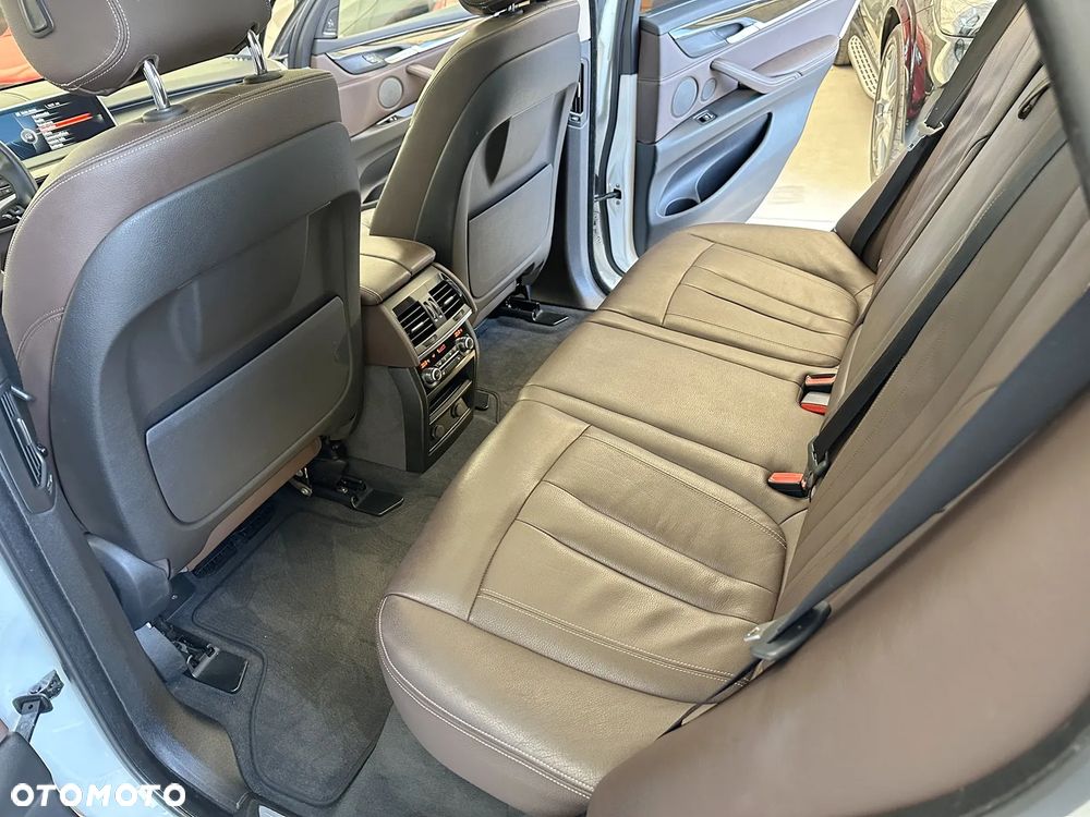 BMW X5 xDrive35i - 8