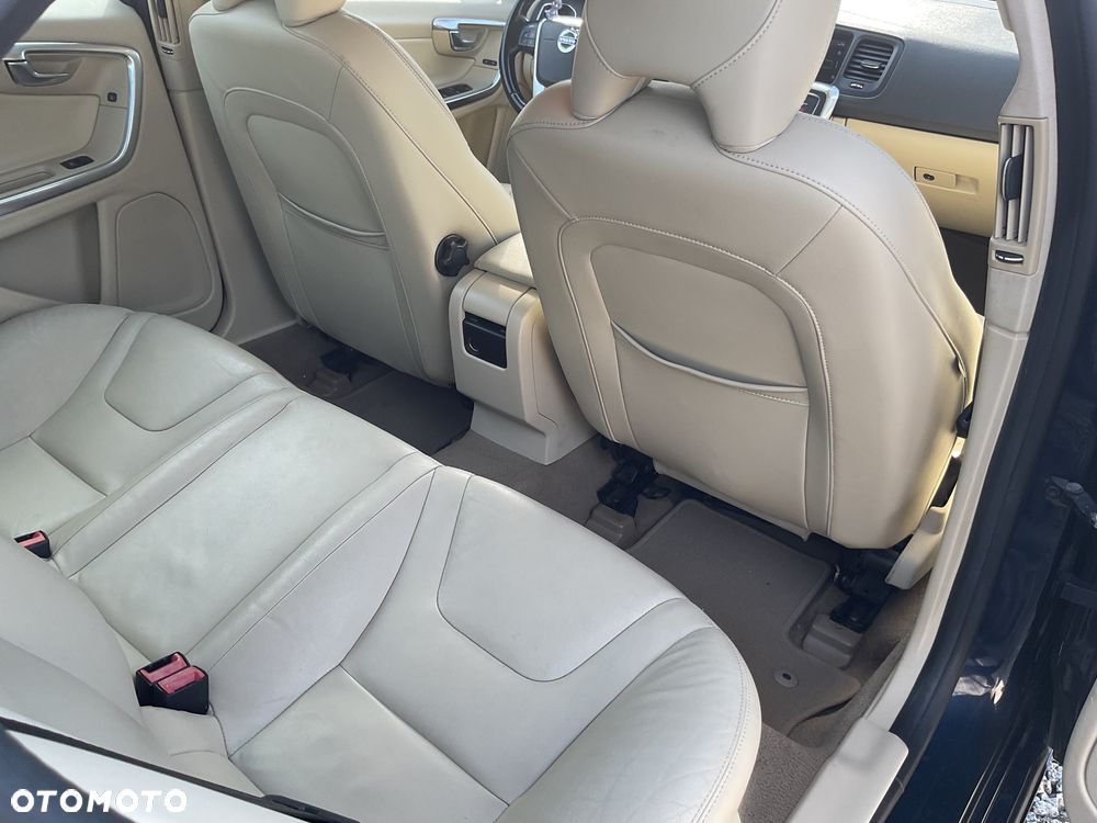 Volvo S60 T5 Drive-E Dynamic Edition (Momentum) - 6