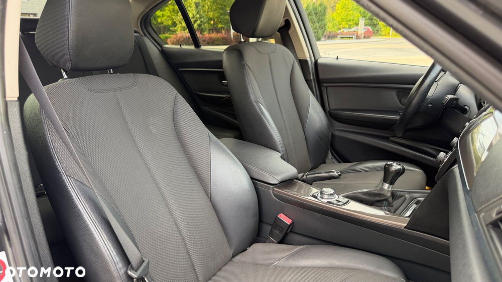 BMW Seria 3 318d Modern Line - 23