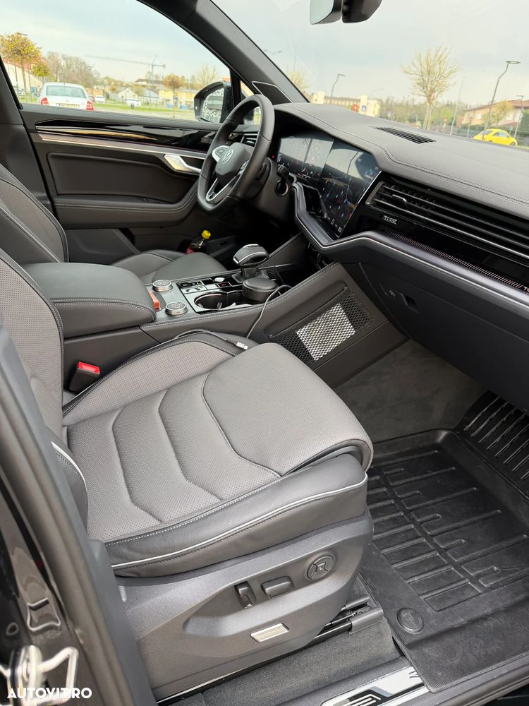 Volkswagen Touareg V6 TDI 4MOTION R-Line - 13