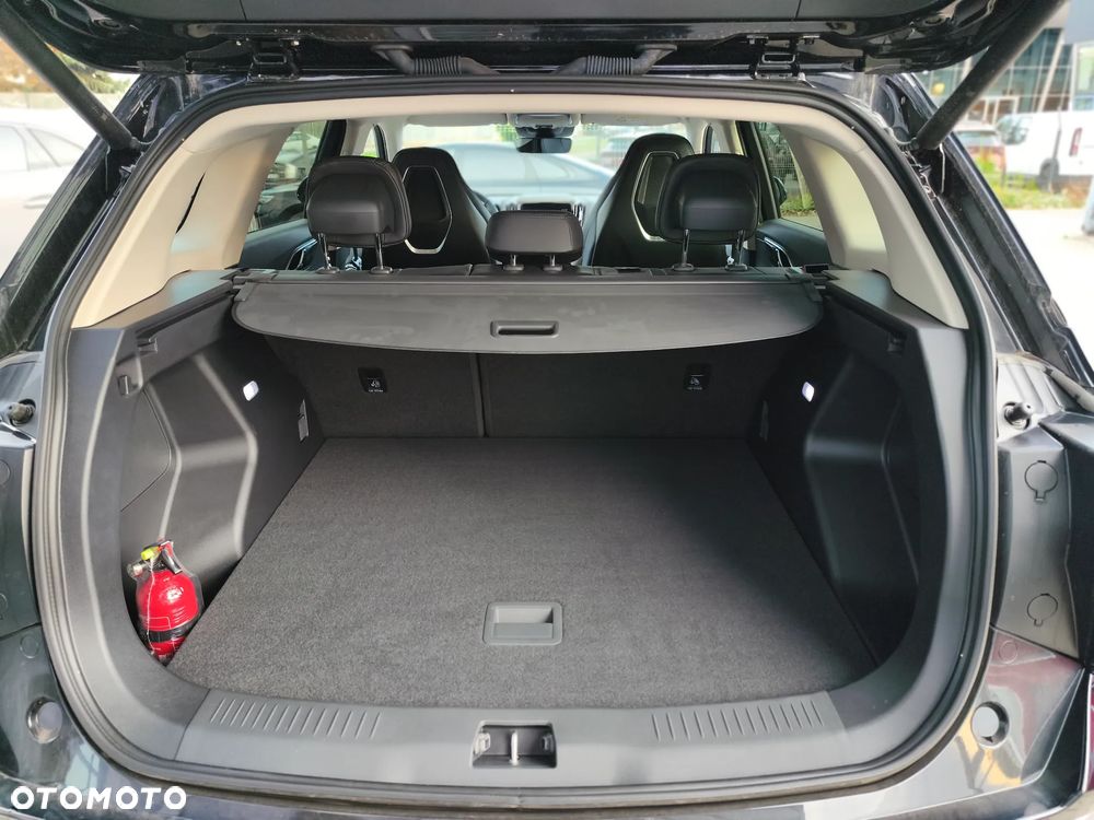 Hongqi HS3 2.0T AWD - 22