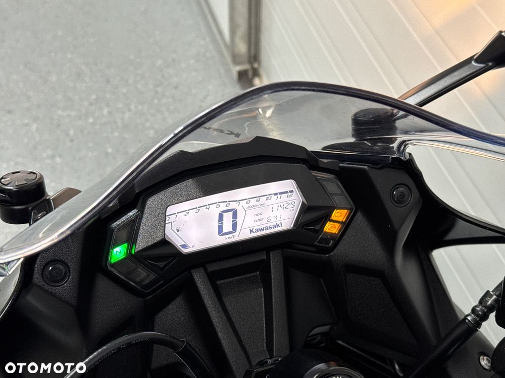 Kawasaki Ninja - 25