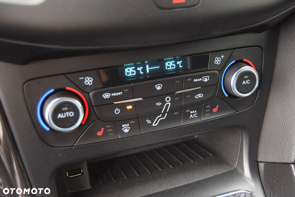 Ford Focus 1.0 EcoBoost Titanium - 16