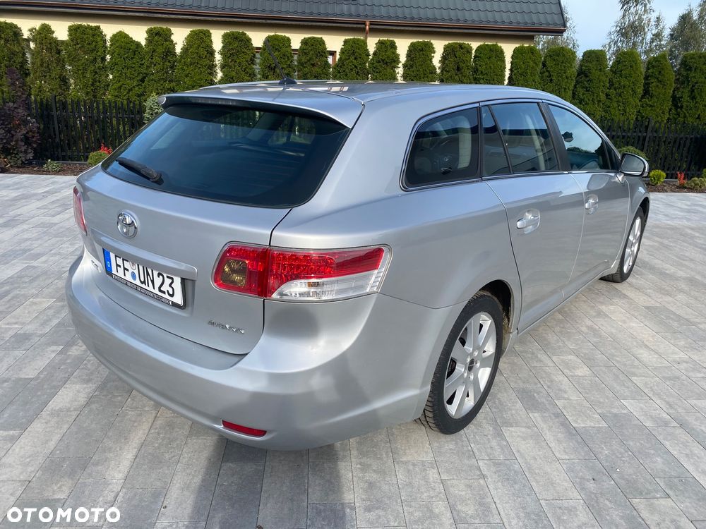 Toyota Avensis 1.8 Sol - 6