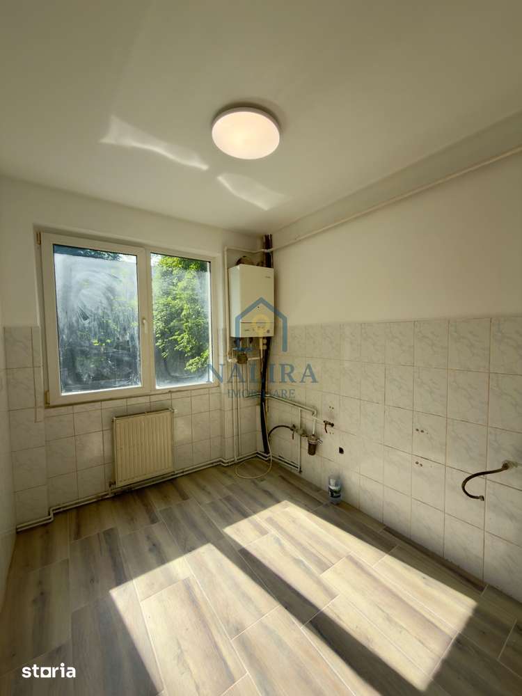 Apartament cu 3 camere et 1 + garaj — fotografia 3