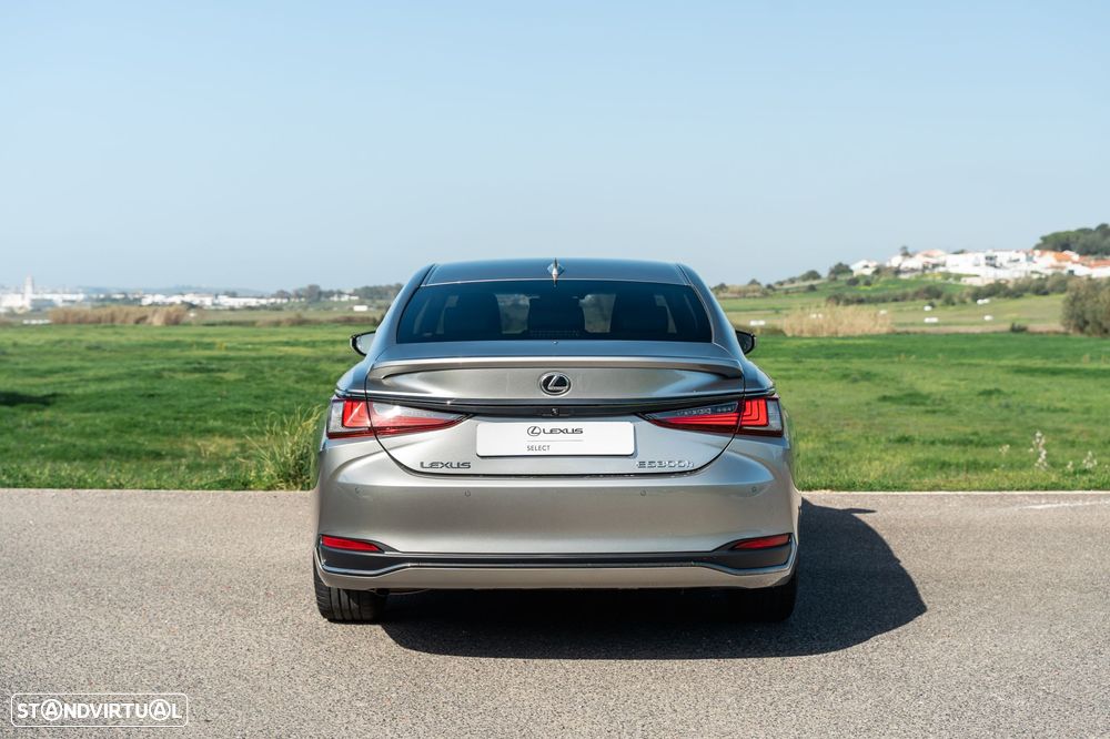 Lexus ES 300h Sport - 5