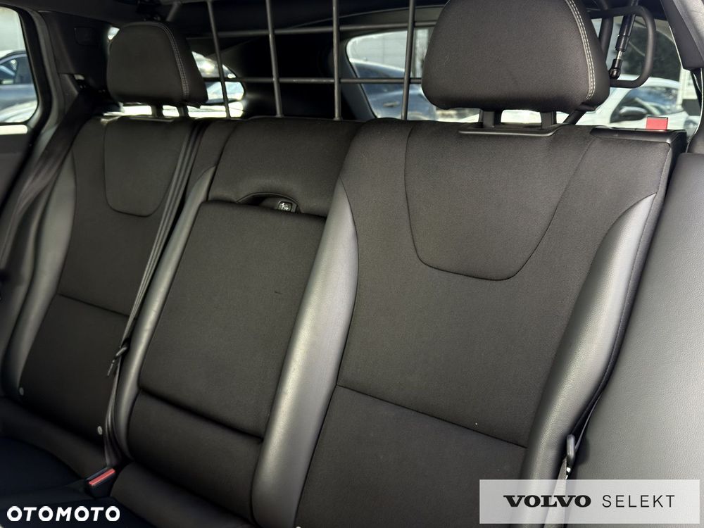 Volvo V60 Cross Country - 12