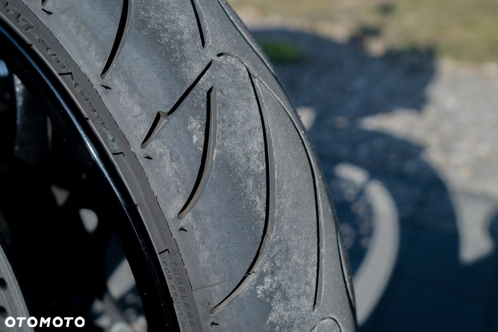 Suzuki GSX 1000 - 12