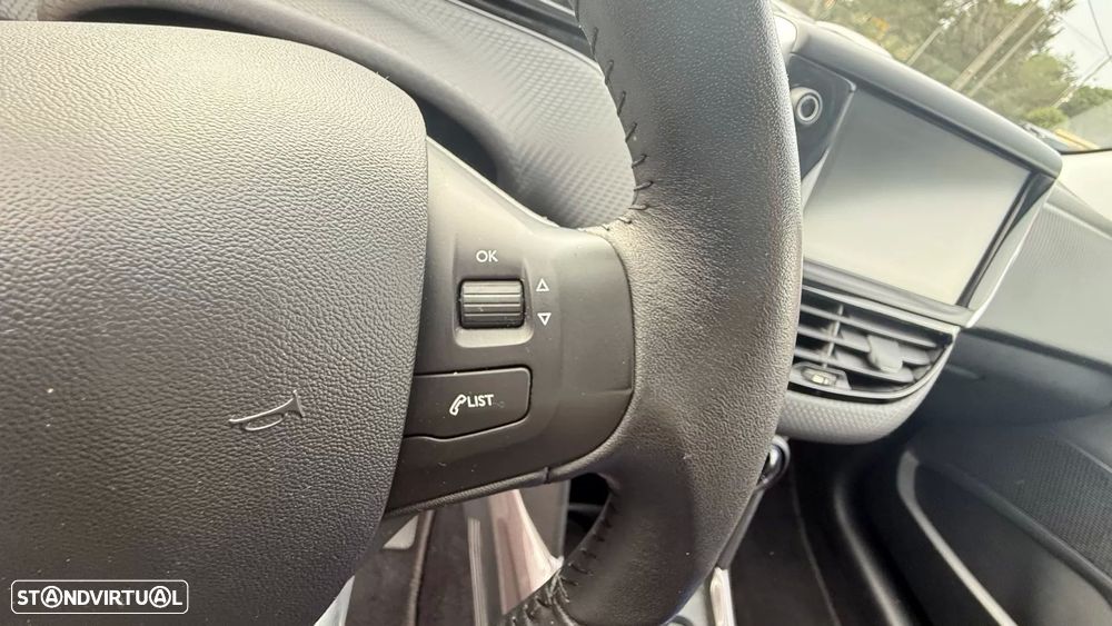 Peugeot 2008 1.2 PureTech Style - 24