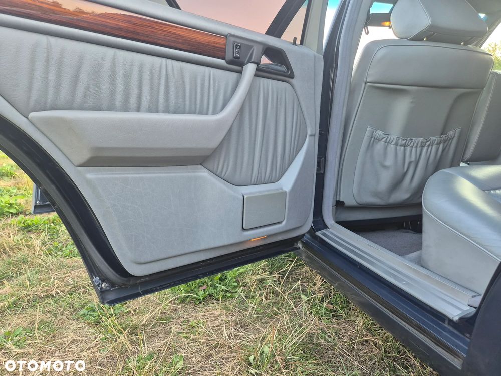 Mercedes-Benz W124 (1984-1993) - 24