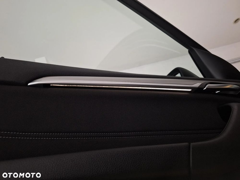 BMW X1 xDrive18d Sport Line - 33