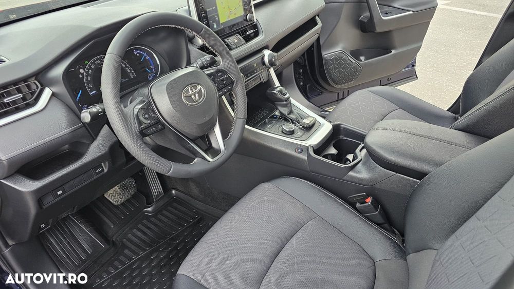 Toyota RAV4 2.5 4x4 Team Deutschland - 21