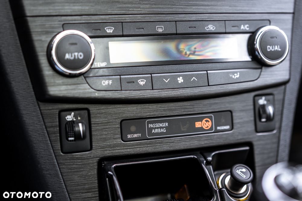 Toyota Avensis 2.0 Sol plus NAVI - 23