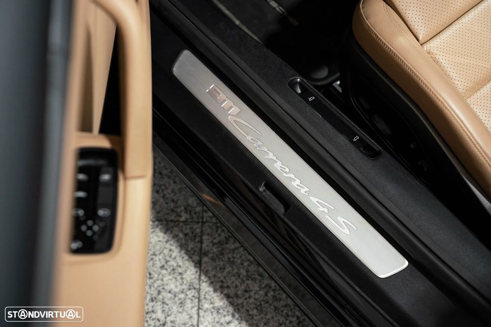 Porsche 911 (992) Carrera 4S Cabriolet PDK - 23