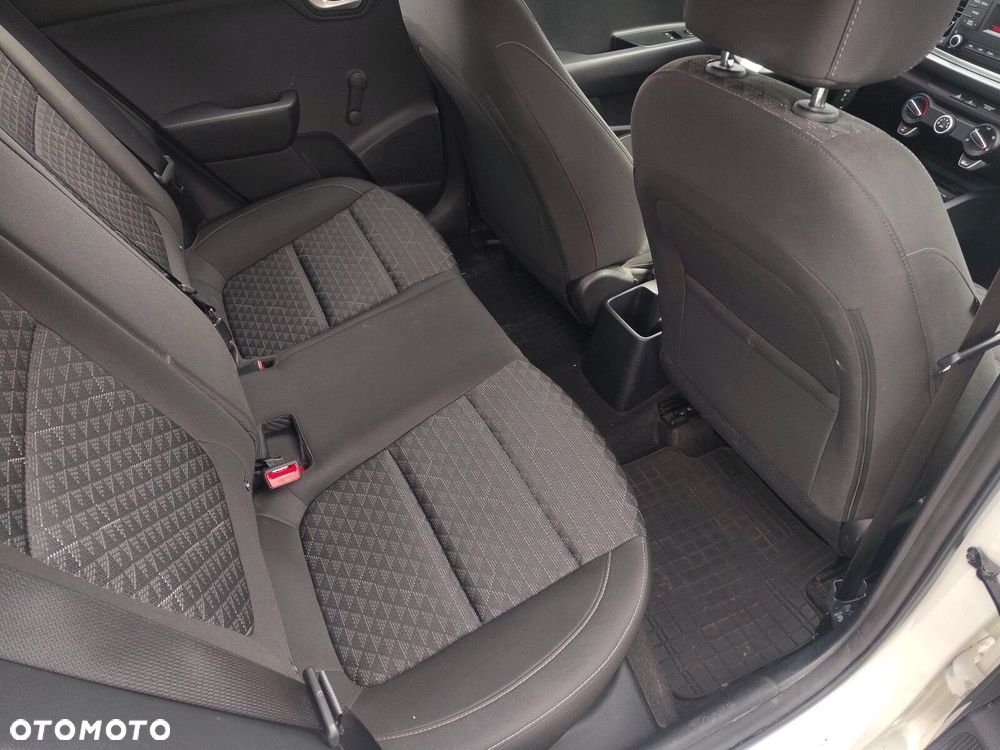 Kia Rio - 26