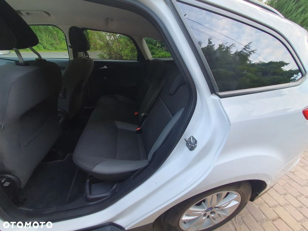 Ford Focus 1.6 Edition - 11
