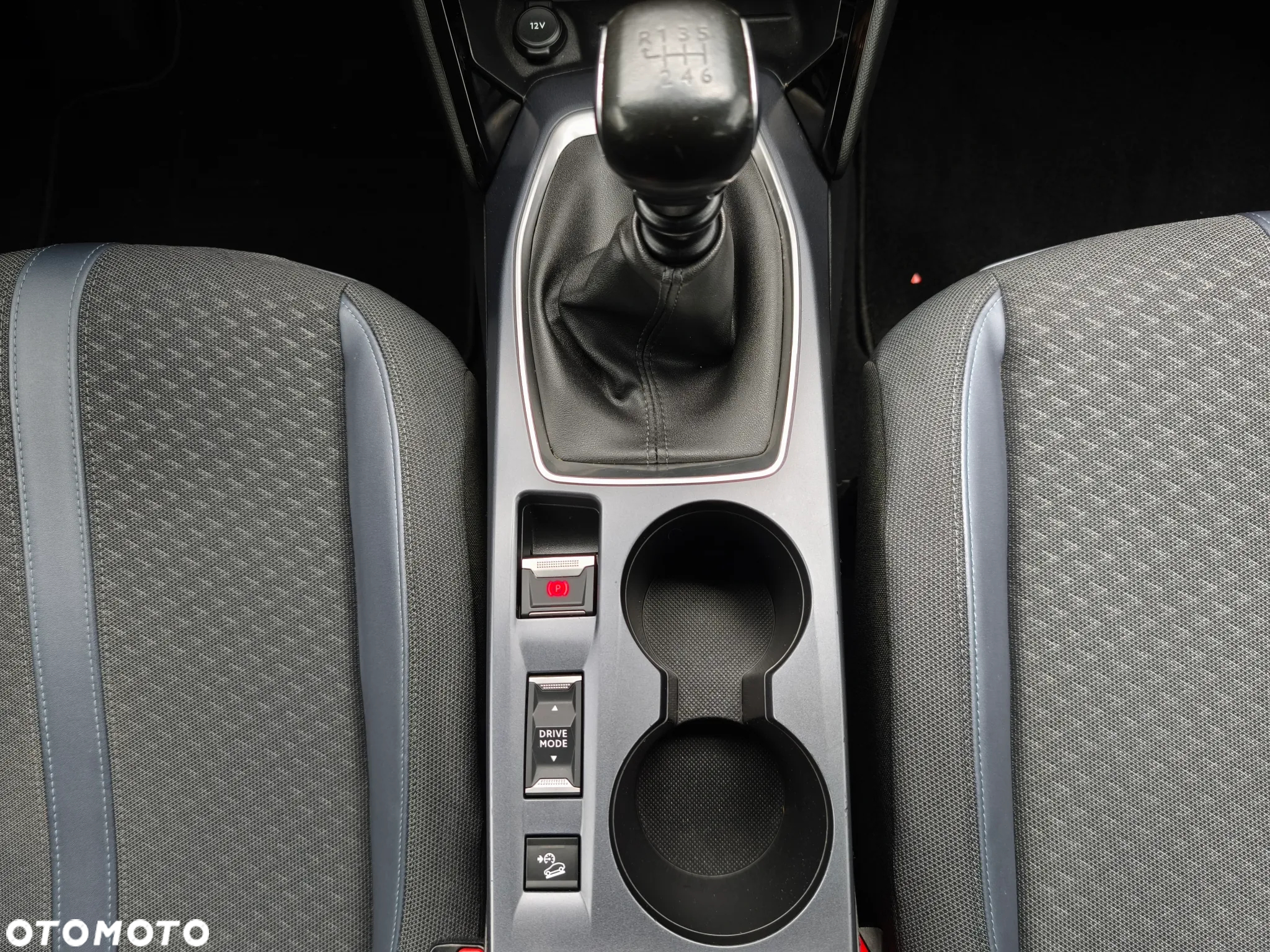Peugeot 2008 - 24